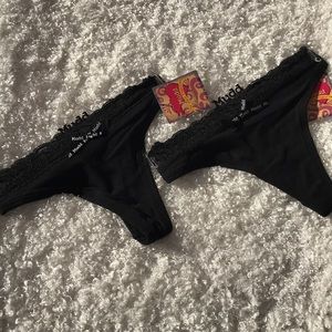 New Years BlowOut!🎉 
Buy these 2 get 2 more free!! Great gifts!❤️ 4 for $12